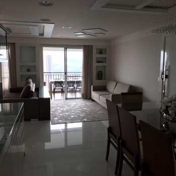 Apartamento em Barueri, bairro Alphaville