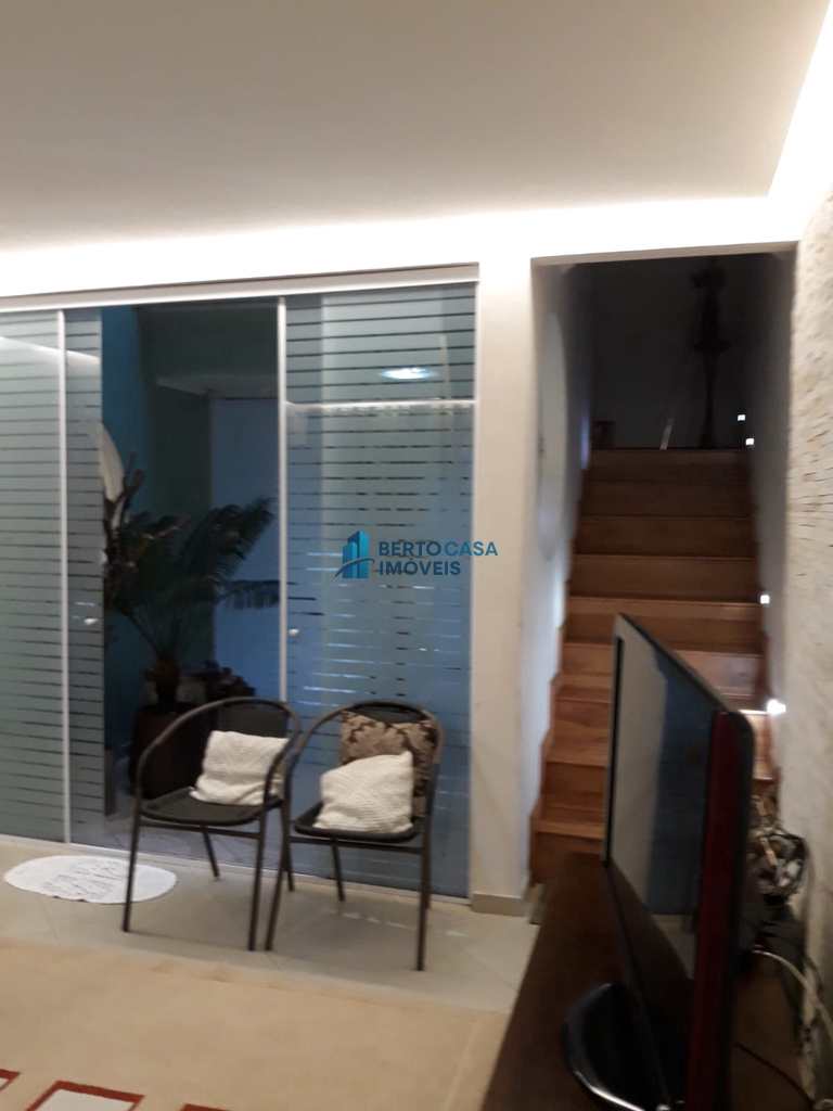 Sobrado em São Paulo, no bairro Parque Savoy City