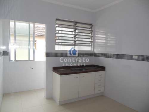 Apartamento, código 990 em São Vicente, bairro Vila Cascatinha