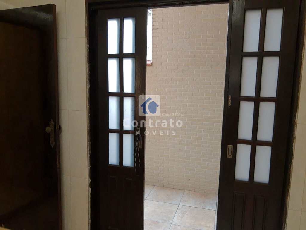Casa em São Vicente, no bairro Vila São Jorge