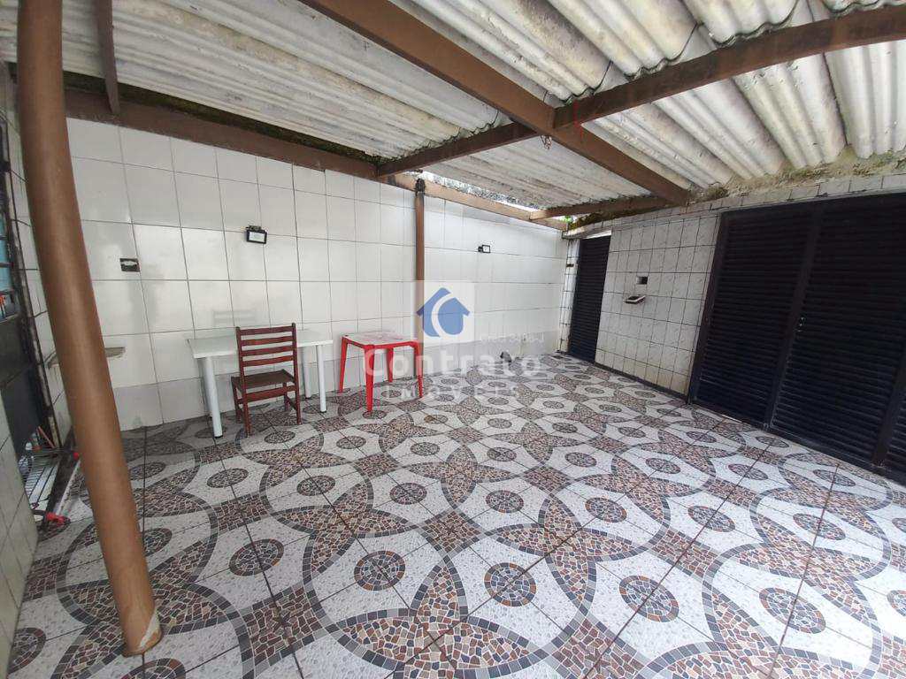 Casa em São Vicente, no bairro Vila Valença