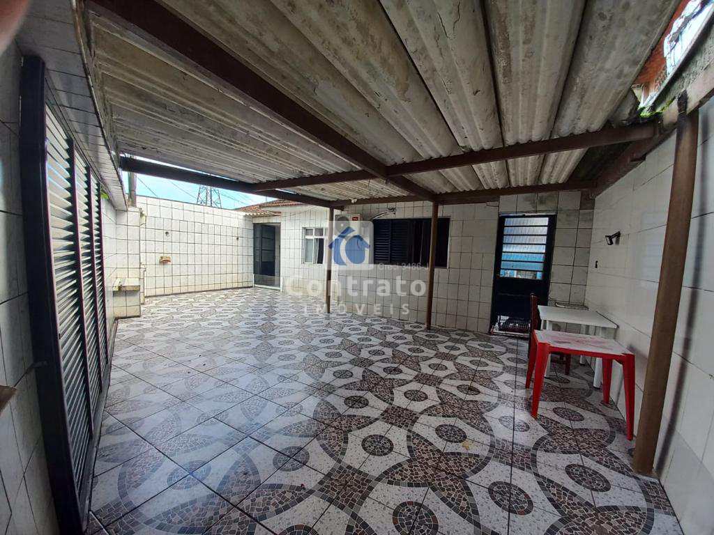 Casa em São Vicente, no bairro Vila Valença