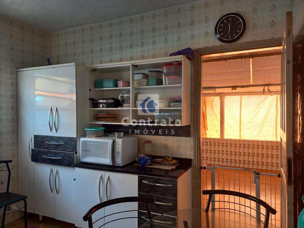 Casa em São Vicente, no bairro Vila Valença