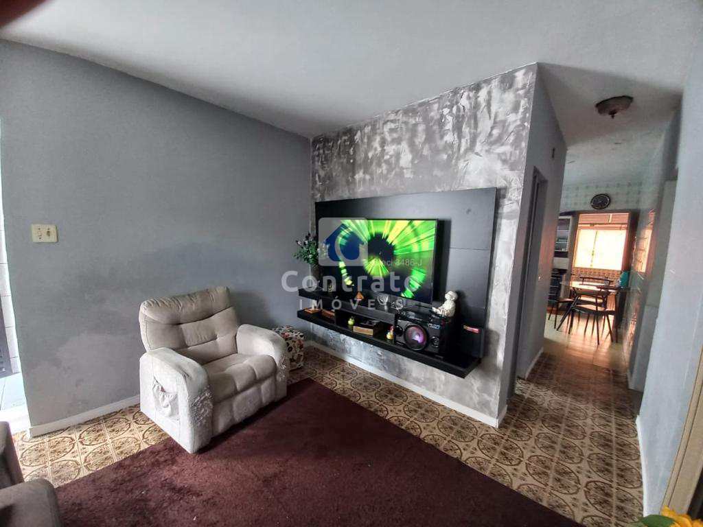 Casa em São Vicente, no bairro Vila Valença