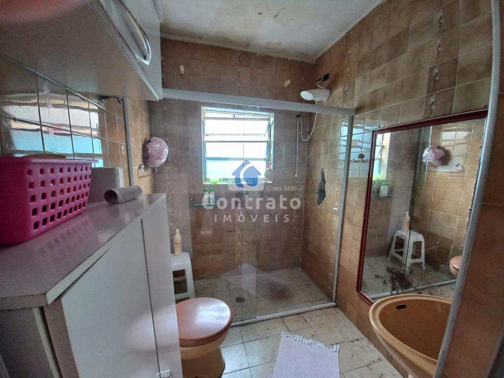 Casa em São Vicente, no bairro Vila Valença