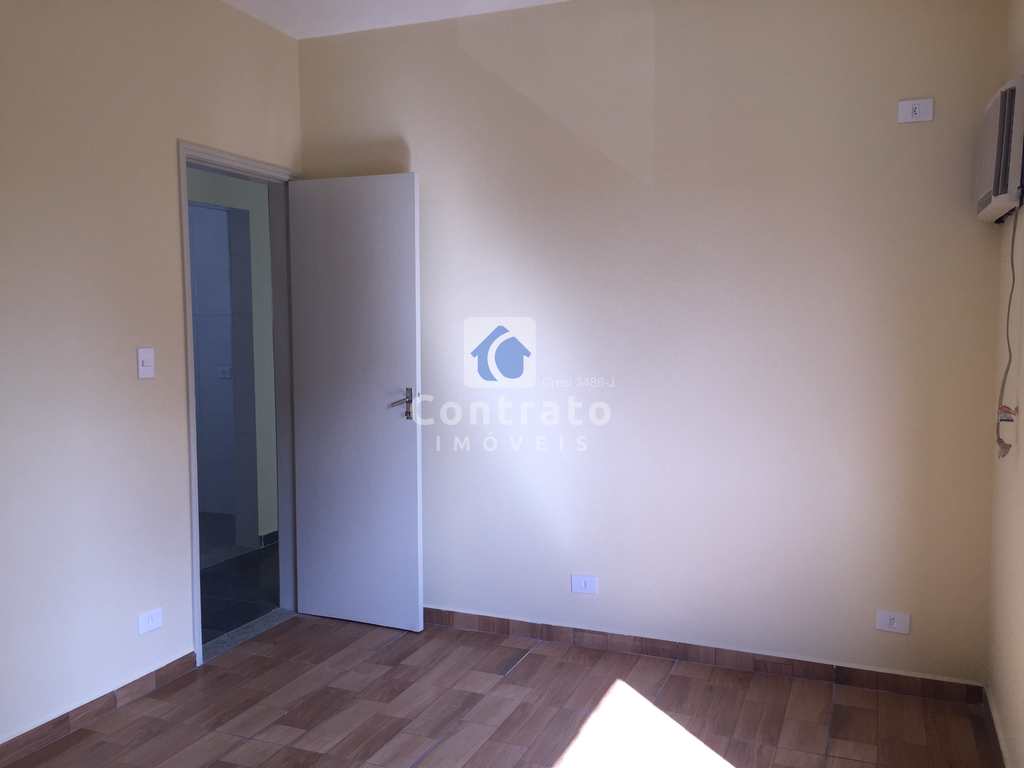 Apartamento em São Vicente, no bairro Vila Cascatinha