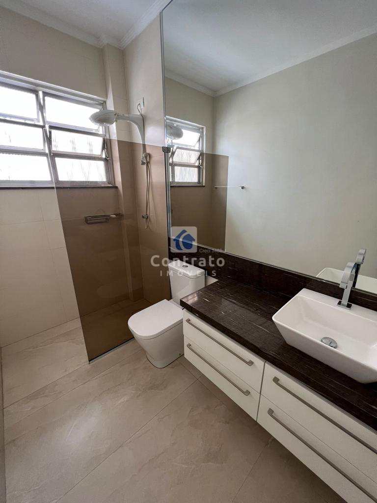 Sobrado em Santos, no bairro Aparecida