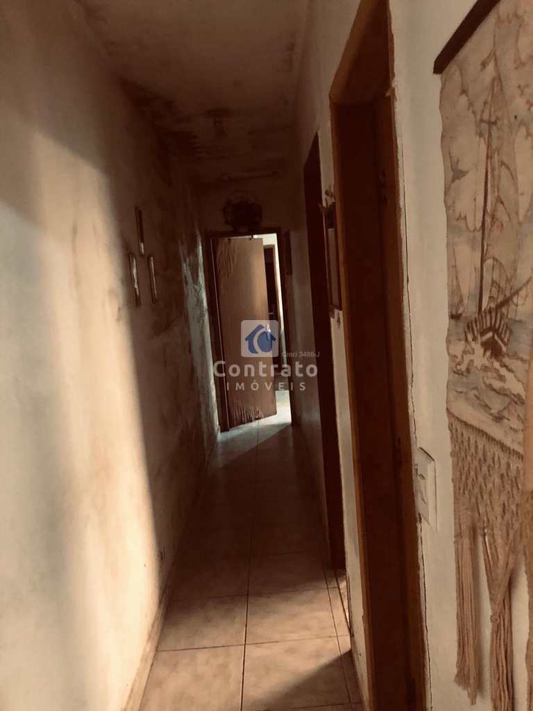 Casa em São Vicente, no bairro Vila São Jorge