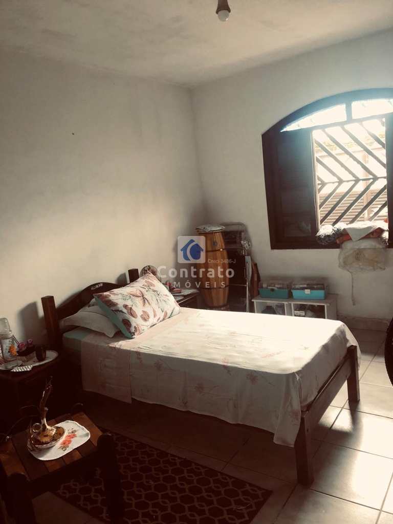 Casa em São Vicente, no bairro Vila São Jorge