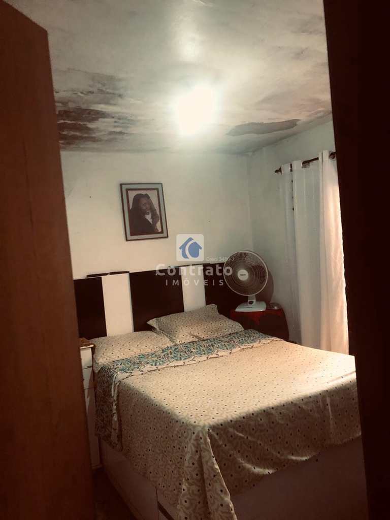 Casa em São Vicente, no bairro Vila São Jorge