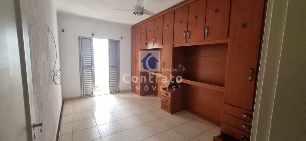 Apartamento em São Vicente, no bairro Itararé