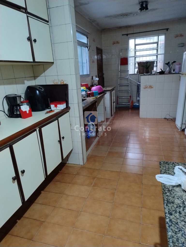 Casa em São Vicente, no bairro Vila Valença