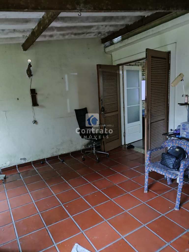 Casa em São Vicente, no bairro Vila Valença