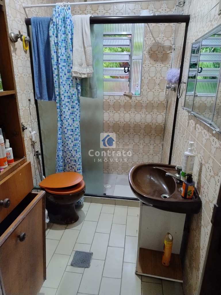 Casa em São Vicente, no bairro Vila Valença