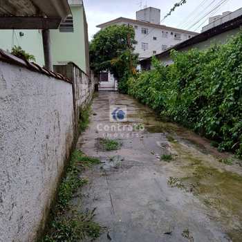 Casa em São Vicente, bairro Vila Valença
