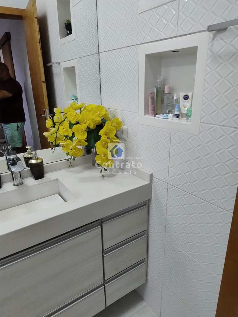 Casa em São Vicente, no bairro Vila São Jorge