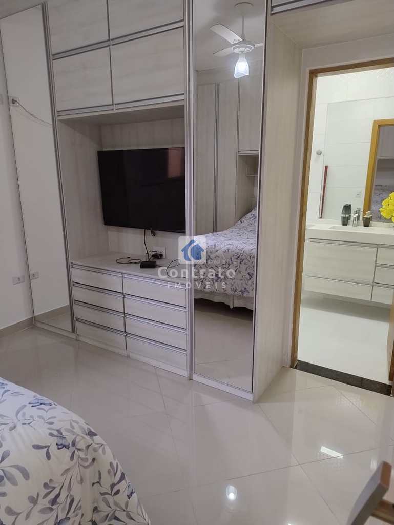 Casa em São Vicente, no bairro Vila São Jorge