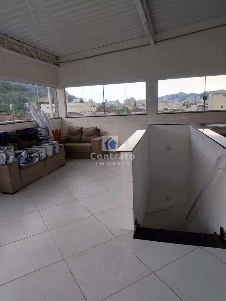 Casa em São Vicente, no bairro Vila São Jorge