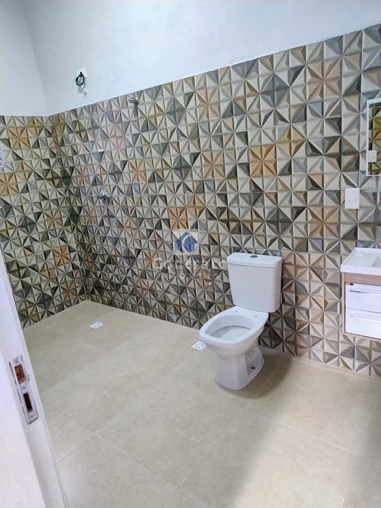 Casa em São Vicente, no bairro Vila Valença