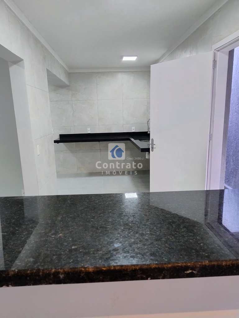 Casa em São Vicente, no bairro Vila Valença
