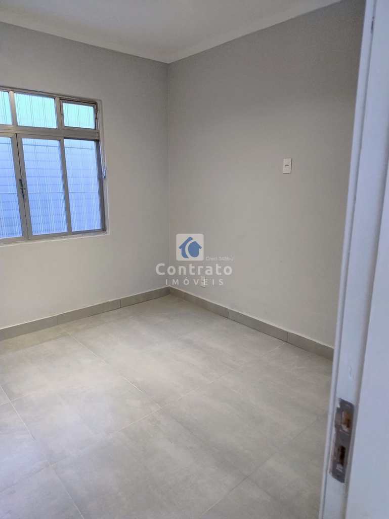 Casa em São Vicente, no bairro Vila Valença