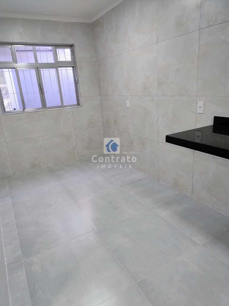 Casa em São Vicente, no bairro Vila Valença
