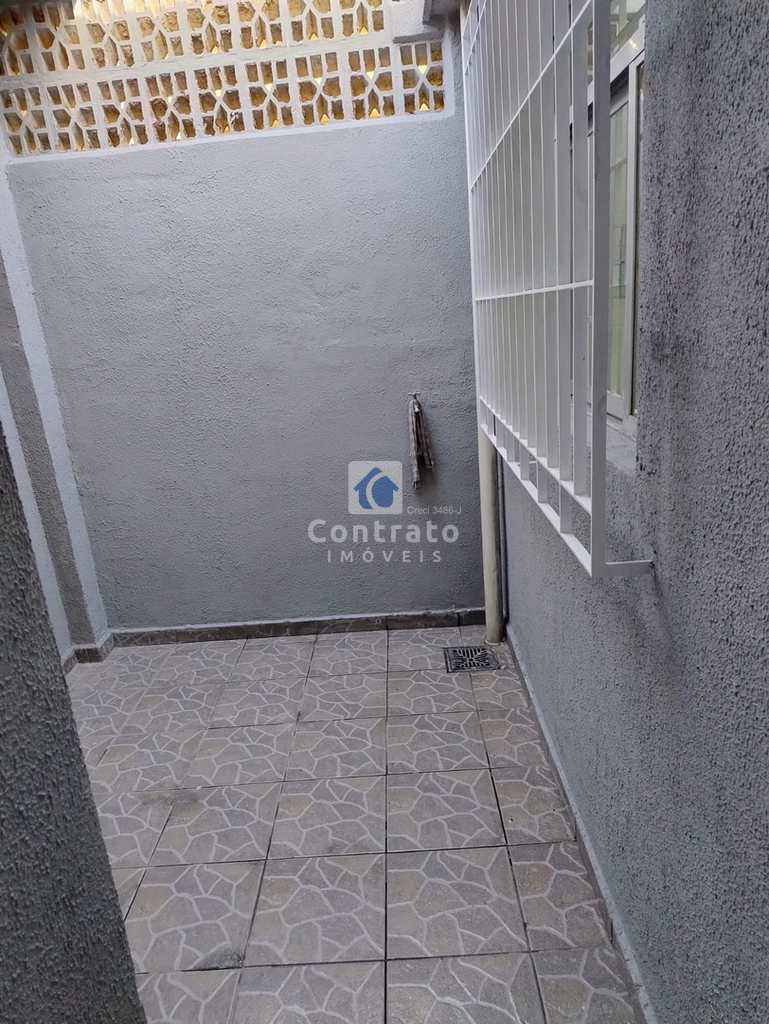 Casa em São Vicente, no bairro Vila Valença