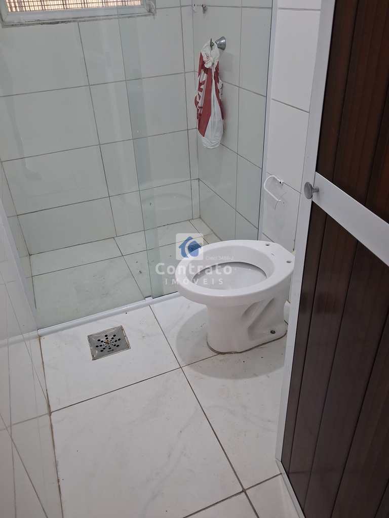 Casa em São Vicente, no bairro Vila Voturua