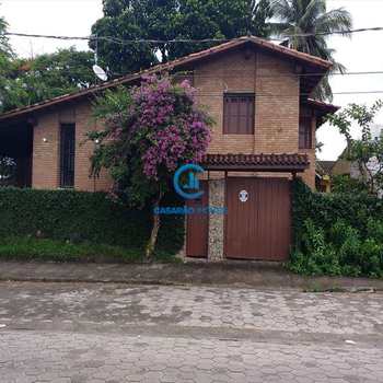 Sobrado em Caraguatatuba, bairro Martim de Sá