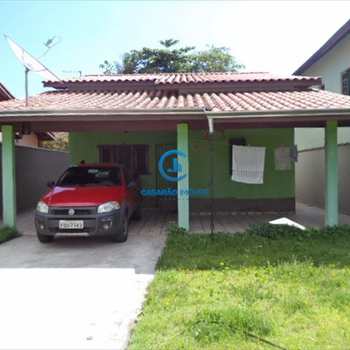 Casa em Caraguatatuba, bairro Getuba