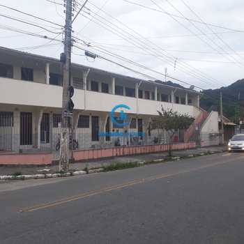 Kitnet em Caraguatatuba, bairro Centro