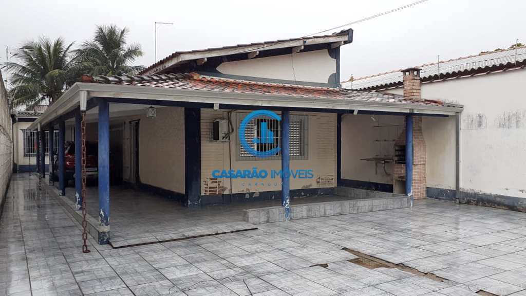 Casa em Caraguatatuba, no bairro Martim de Sá