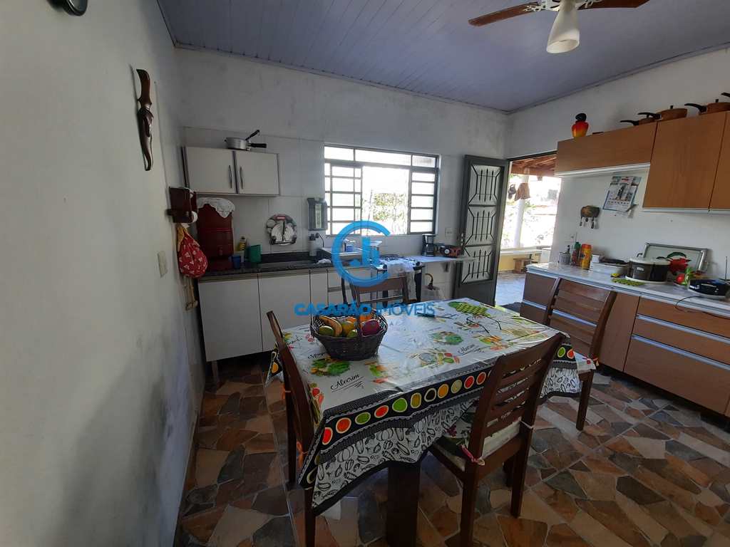 Casa em Caraguatatuba, no bairro Canta Galo