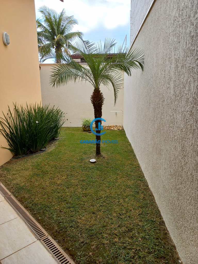 Casa em Caraguatatuba, no bairro Balneário Copacabana