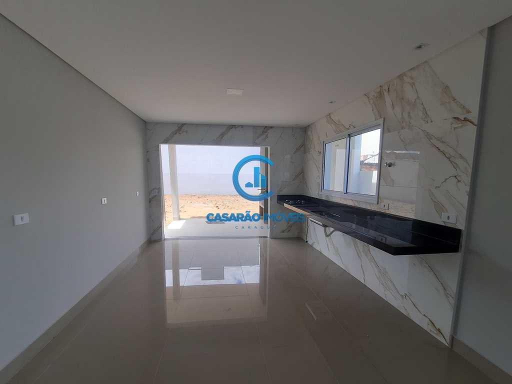 Casa em Caraguatatuba, no bairro Pontal de Santa Marina