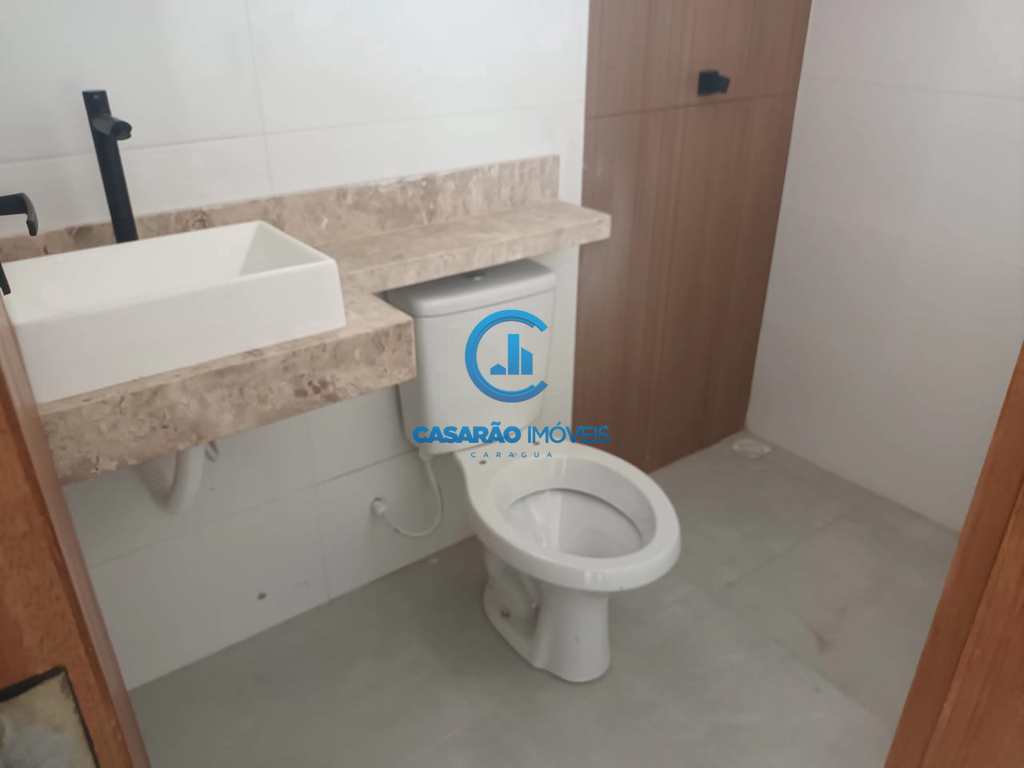 Casa em Caraguatatuba, no bairro Balneário dos Golfinhos