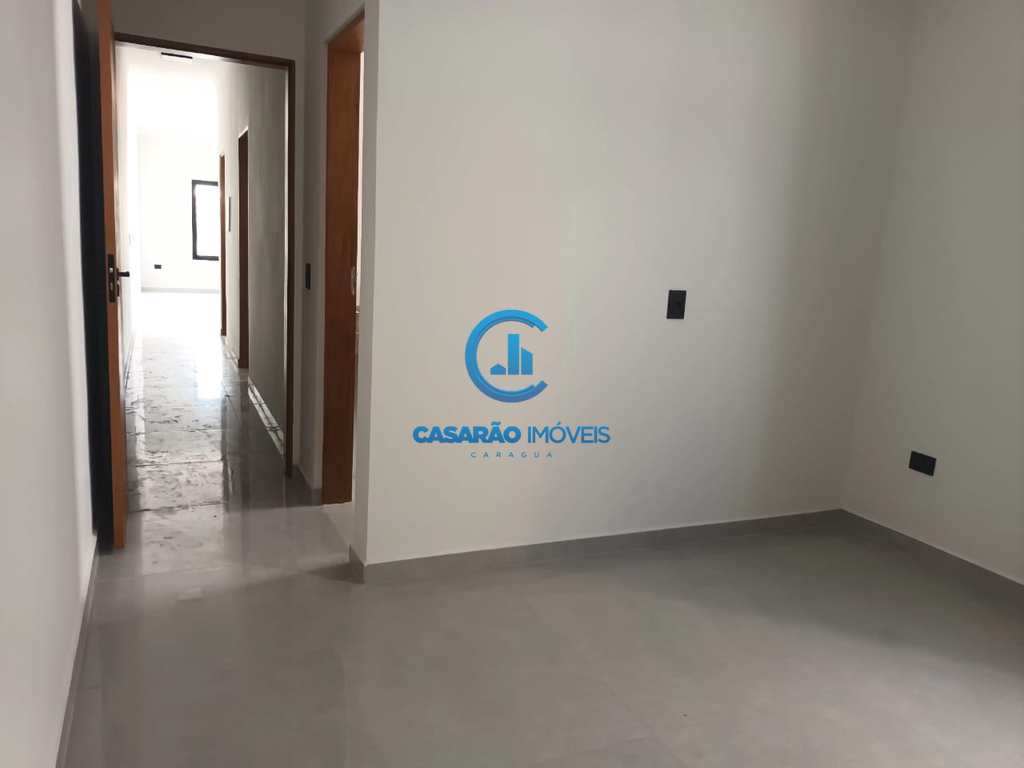 Casa em Caraguatatuba, no bairro Balneário dos Golfinhos