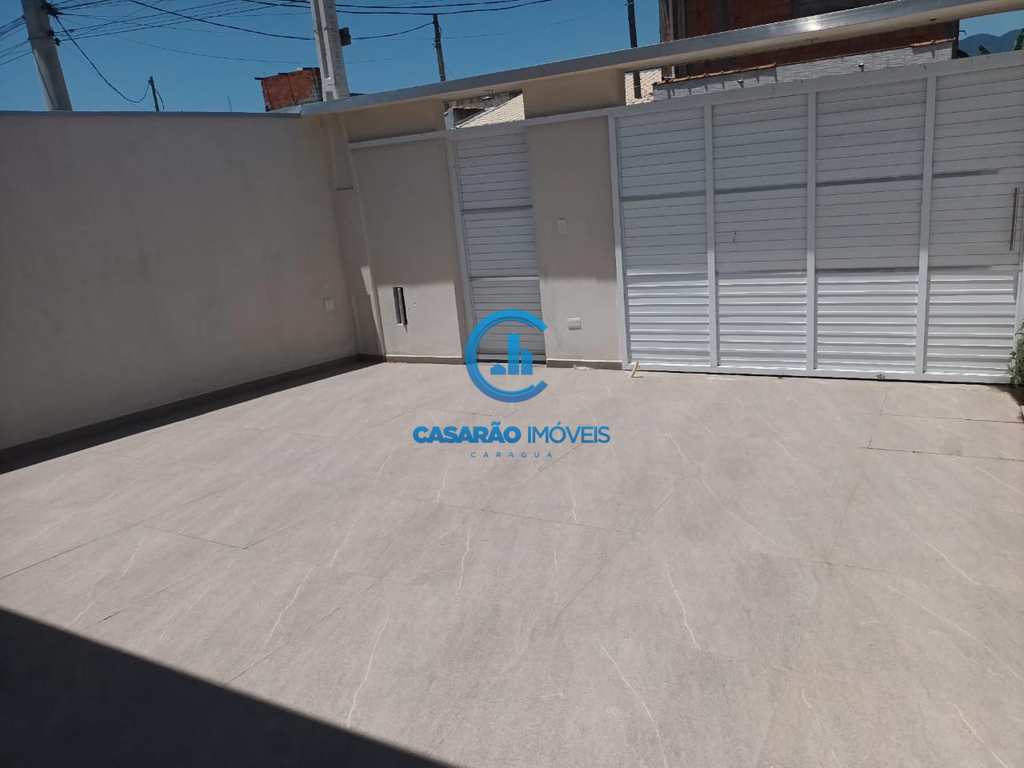 Casa em Caraguatatuba, no bairro Balneário dos Golfinhos