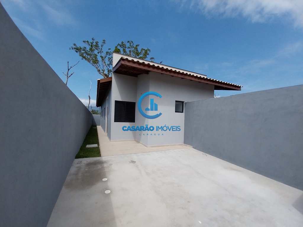 Casa em Caraguatatuba, no bairro Balneário dos Golfinhos