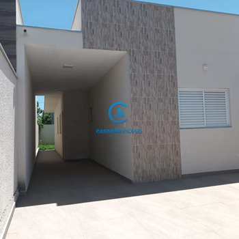 Casa em Caraguatatuba, bairro Balneário dos Golfinhos