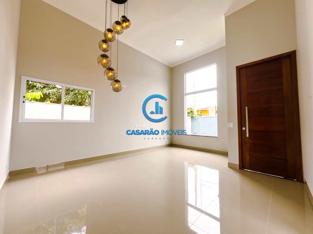 Casa em Caraguatatuba, no bairro Massaguaçu