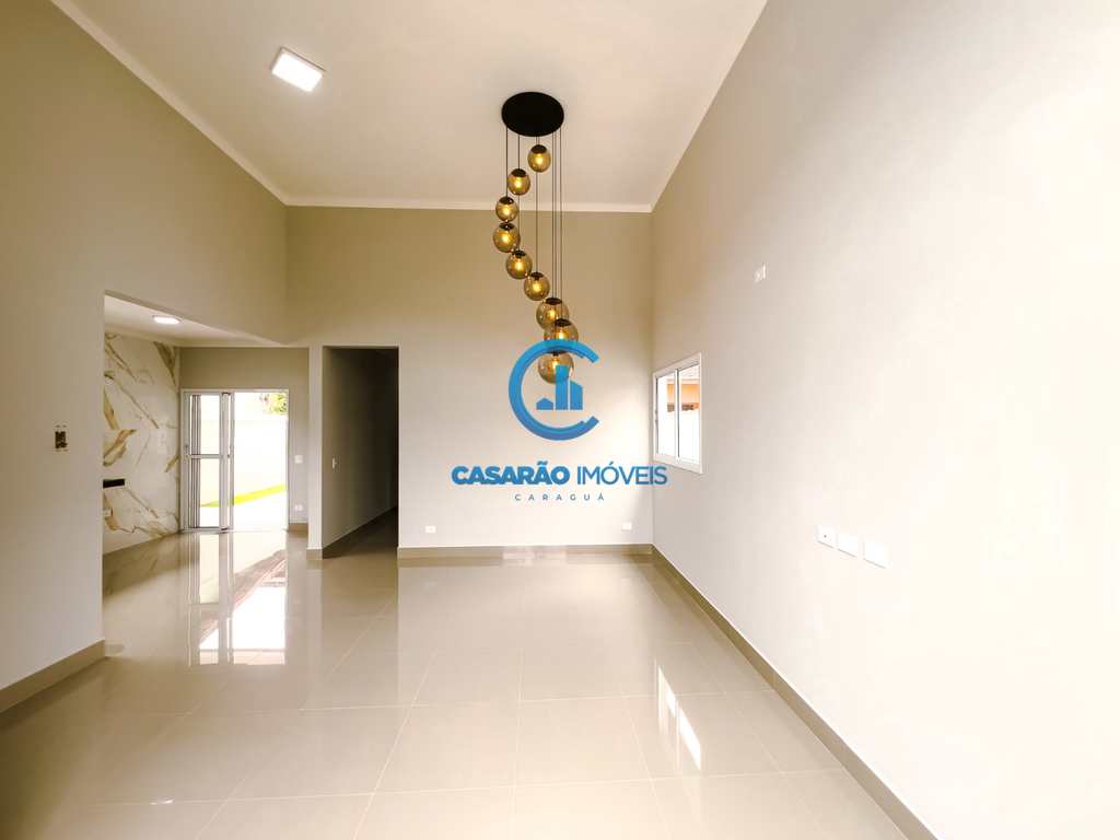 Casa em Caraguatatuba, no bairro Massaguaçu