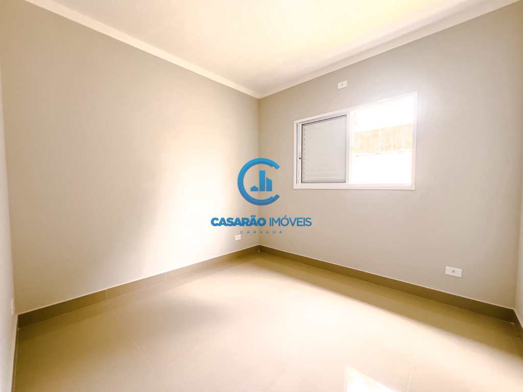 Casa em Caraguatatuba, no bairro Massaguaçu