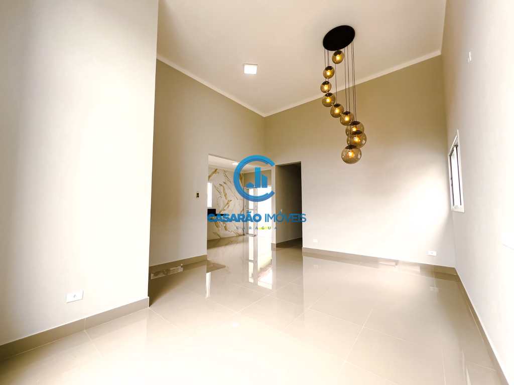 Casa em Caraguatatuba, no bairro Massaguaçu