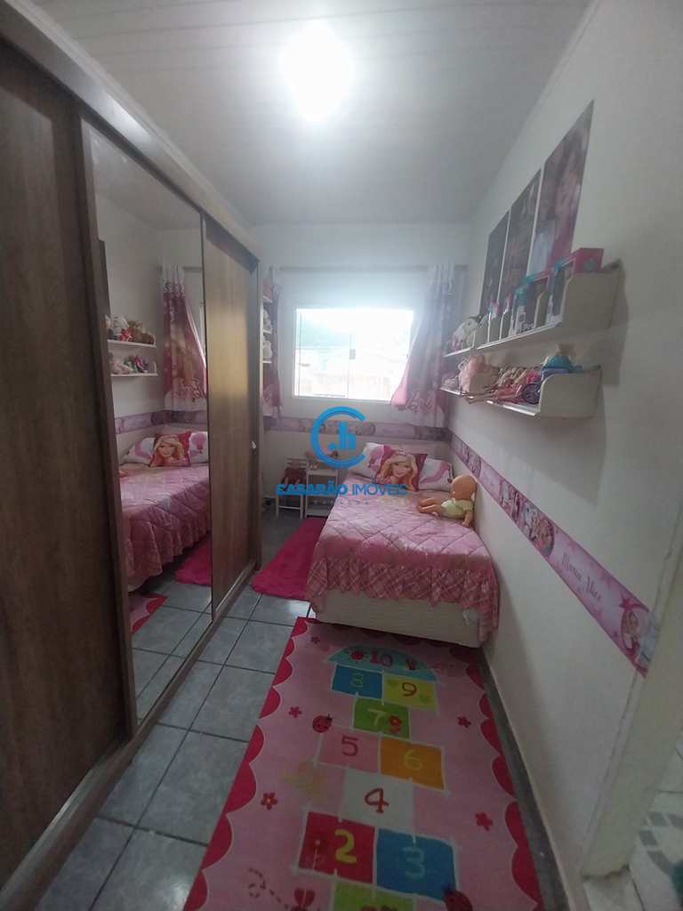 Sobrado em Caraguatatuba, no bairro Rio do Ouro