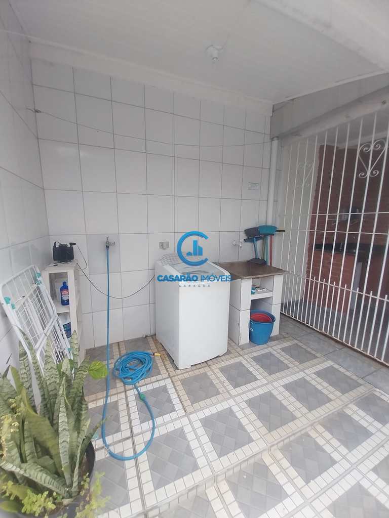 Sobrado em Caraguatatuba, no bairro Rio do Ouro