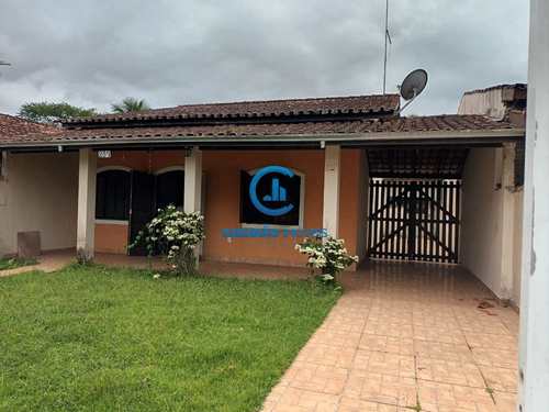 Casa, código 9580 em Caraguatatuba, bairro Capricórnio III