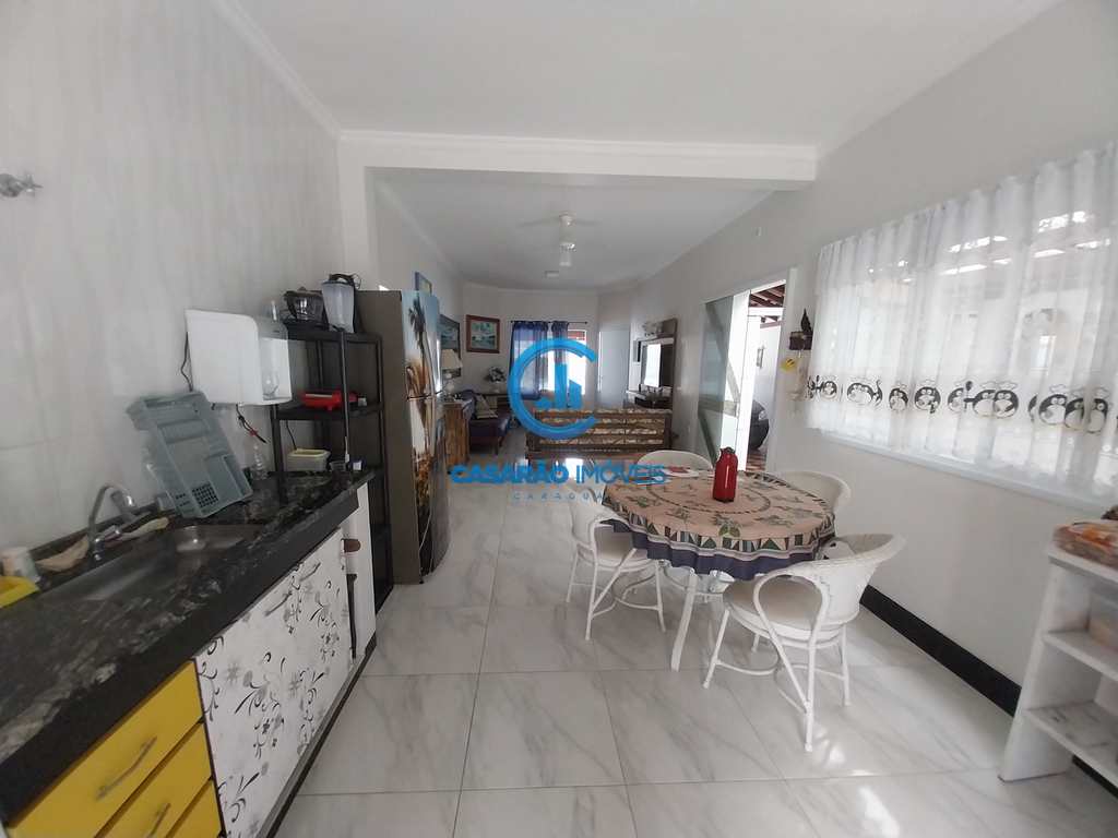Casa em Caraguatatuba, no bairro Prainha