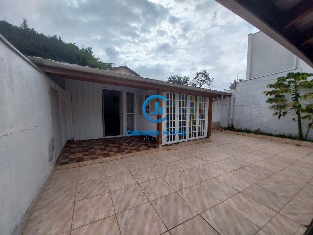 Casa em Caraguatatuba, no bairro Prainha