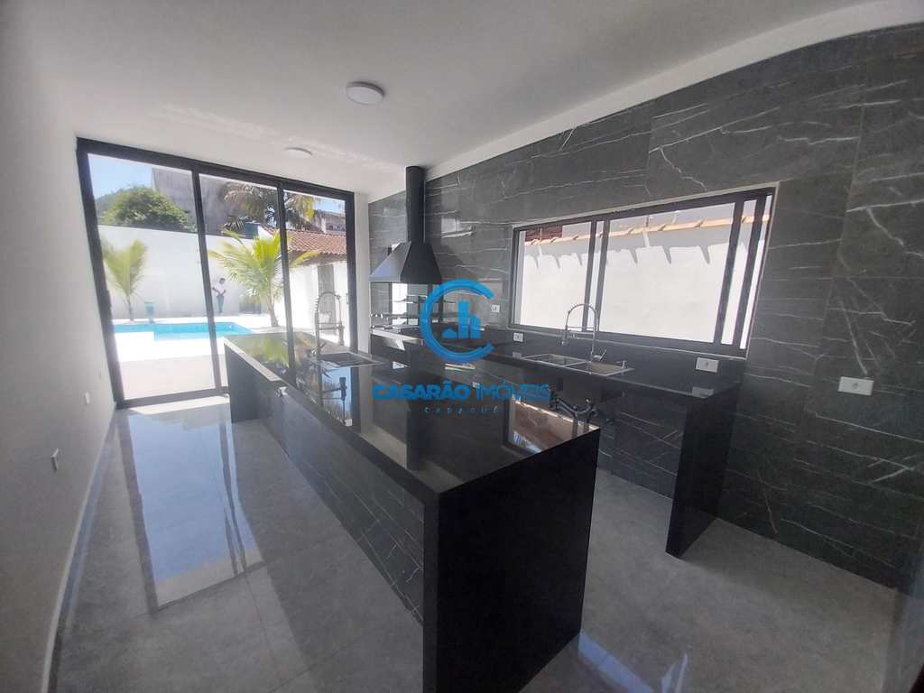 Casa em Caraguatatuba, no bairro Martim de Sá